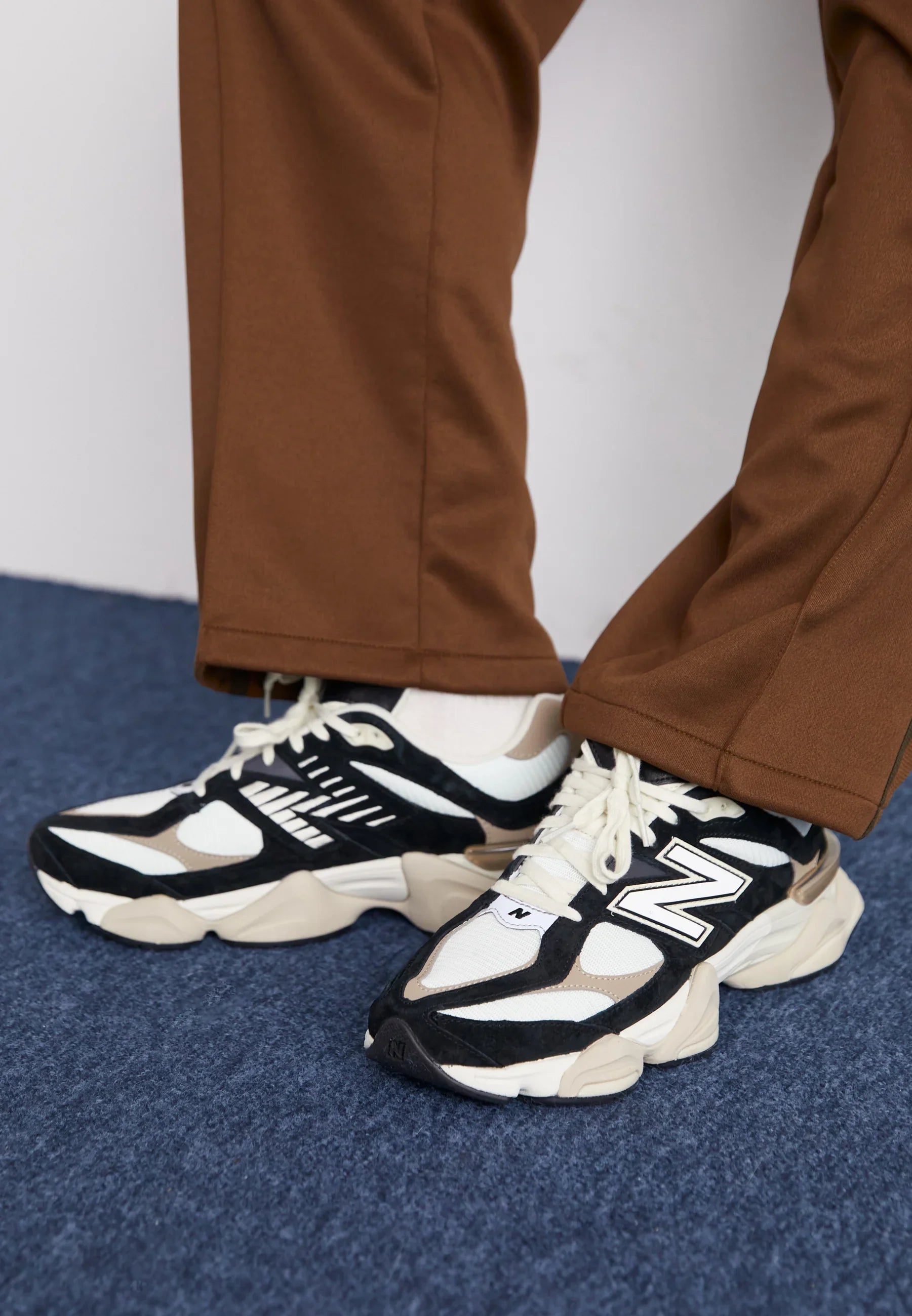 NEW BALANCE - U 9060 LBB Sneakers