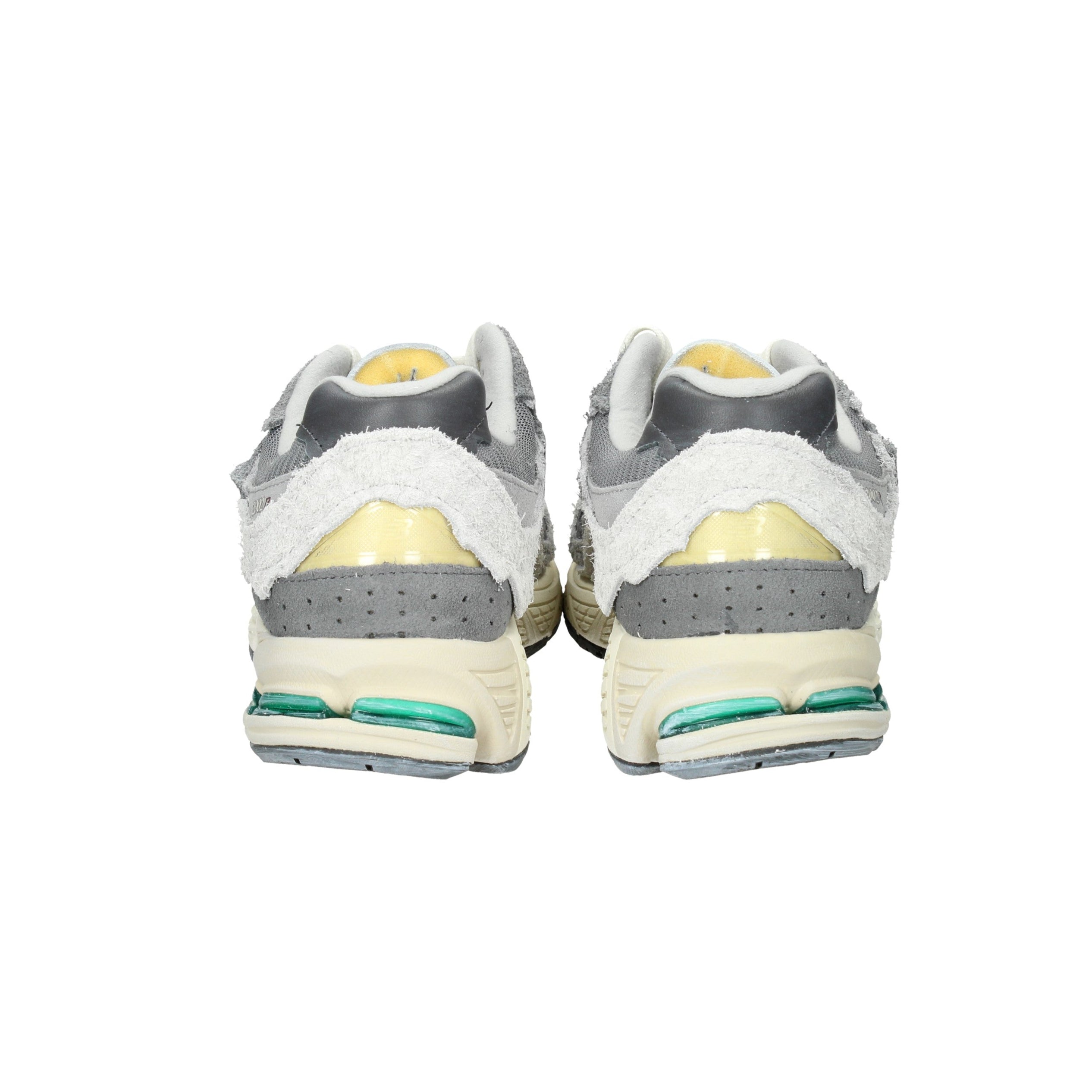 NEW BALANCE - U M 2002 RDA Sneakers