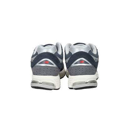 NEW BALANCE  - U M 2002 RSF Sneakers