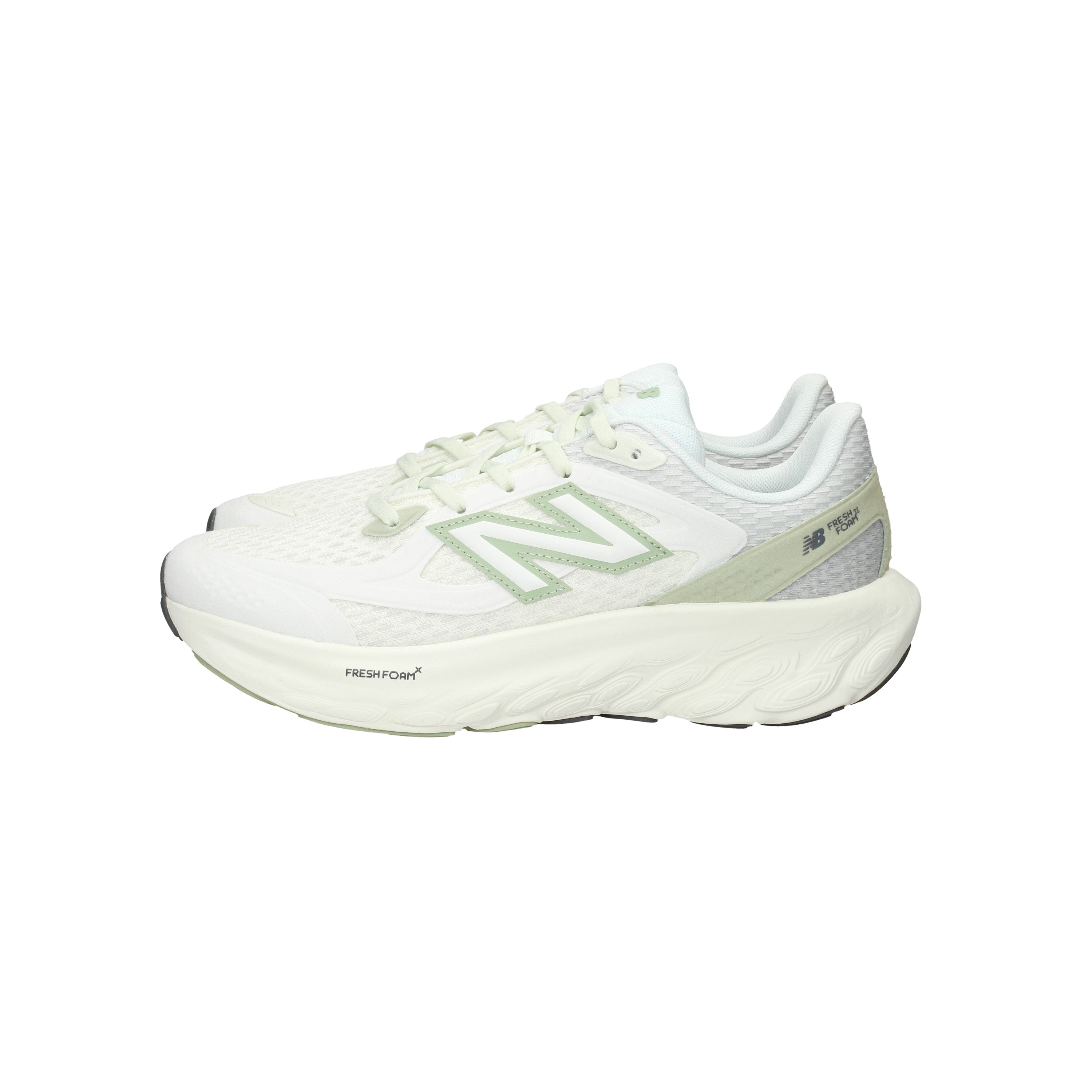 NEW BALANCE  - UTRNAF Sneakers