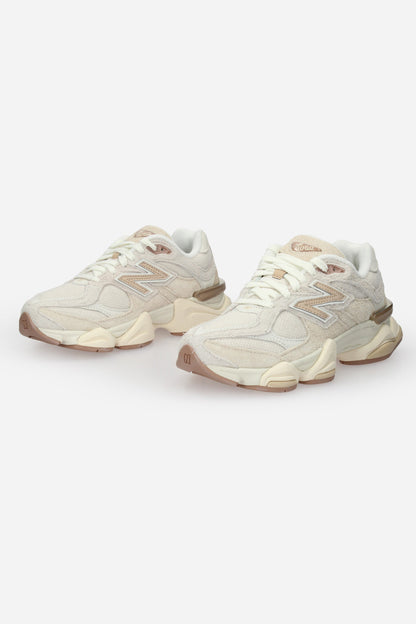 NEW BALANCE  - D U 9060 CCB Sneakers